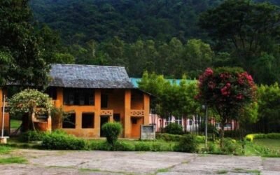 Andretta Artist Village – Clay, Canvas, and Theatrical Soul