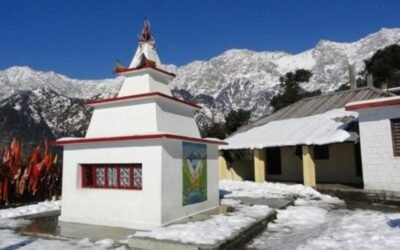 Guna Devi Temple Hike – Through Forests to a Sacred Ridge