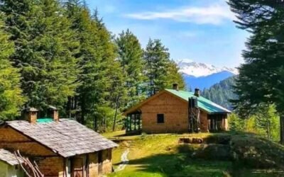 Kaisdhar Ridge – Where Meadows Meet Memory and Mist